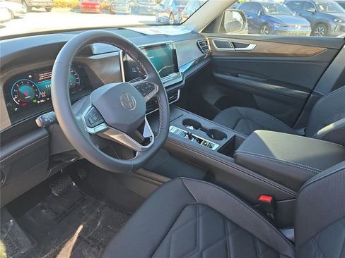 New 2026 Volkswagen Atlas SE image 13