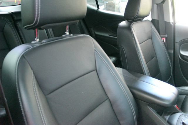 Used 2023 GMC Terrain SLT w/ Infotainment Package II AWD/4WD image 10
