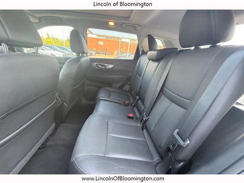 Used 2015 Nissan Rogue SL w/ SL Premium Package image 22