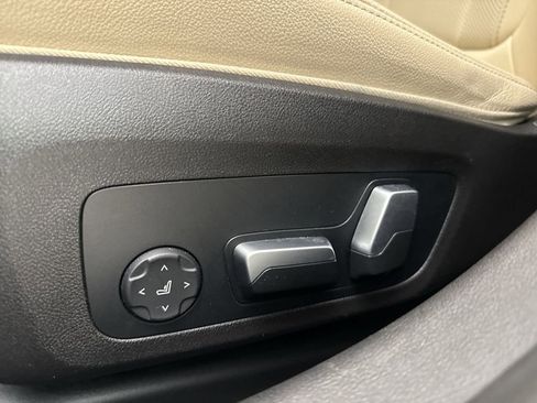 Certified 2023 BMW 330i xDrive Sedan w/ Driving Assistance Package image 13