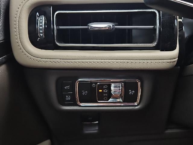 Used 2023 Lincoln Nautilus Reserve w/ Equipment Group 201A FWD image 21
