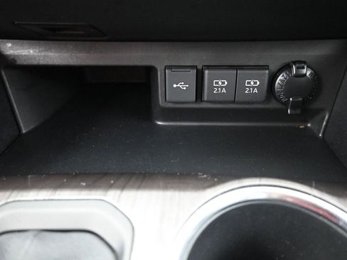 Used 2021 Toyota Highlander Platinum image 29