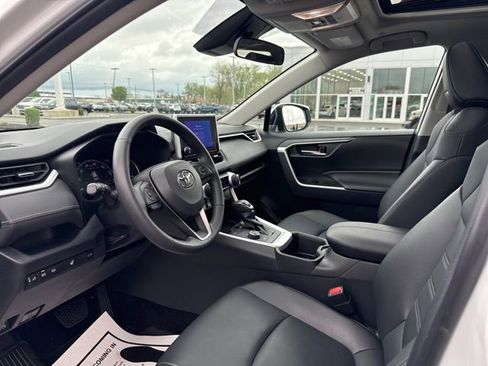 Certified 2023 Toyota RAV4 XLE Premium AWD/4WD image 17