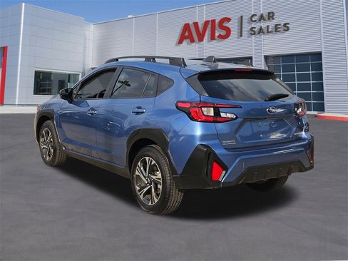 Used 2024 Subaru Crosstrek 2.0i Premium image 3
