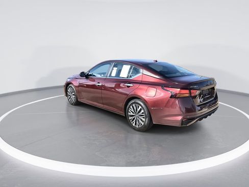 Used 2024 Nissan Altima 2.5 SV image 6