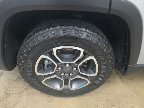 Used 2022 Jeep Grand Cherokee Trailhawk AWD/4WD image 9