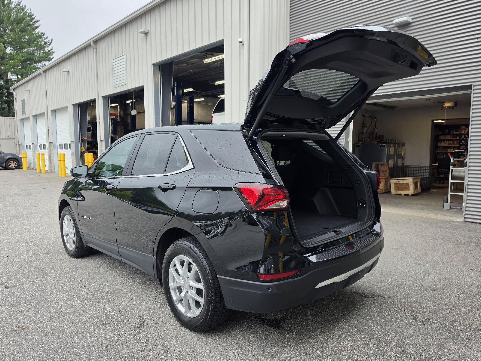 Used 2024 Chevrolet Equinox LT AWD/4WD image 4