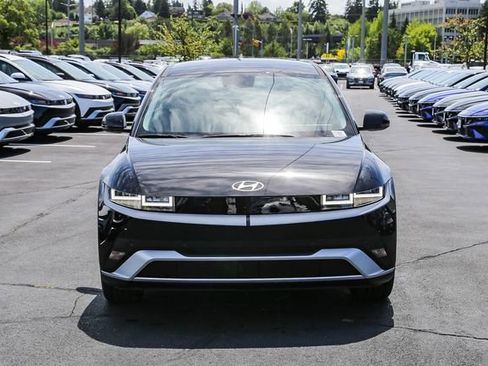 New 2025 Hyundai Ioniq 5 SE image 3