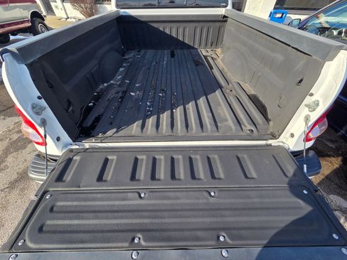 Used 2004 Toyota Tundra Limited w/ Towing Pkg image 9