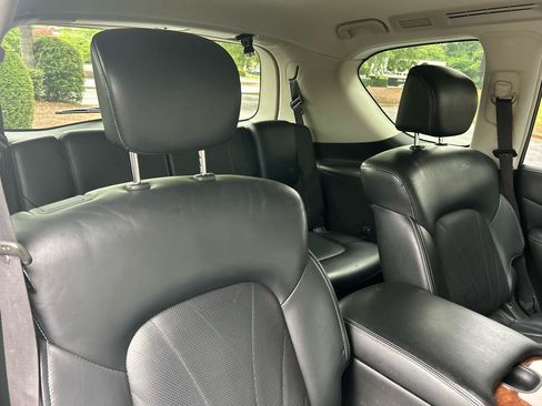Used 2016 INFINITI QX80 4WD w/ Deluxe Technology Package image 26