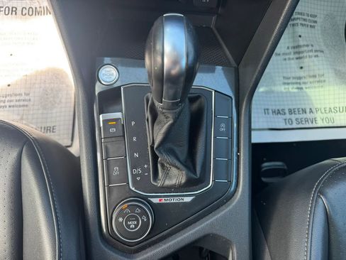 Used 2018 Volkswagen Tiguan SEL image 19