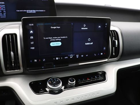 Used 2025 Ford Expedition Active image 22