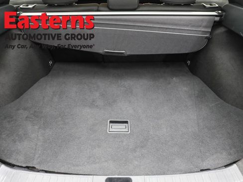 Used 2022 Toyota Prius LE image 9