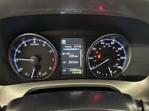 Used 2018 Toyota RAV4 XLE image 13