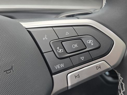 New 2026 Volkswagen Tiguan SE image 23