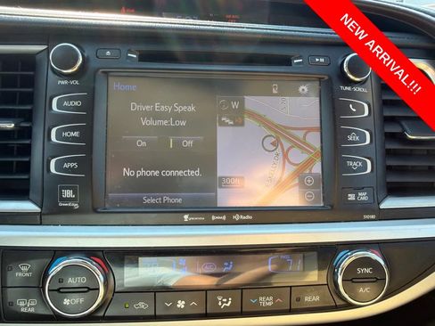Used 2018 Toyota Highlander Limited FWD image 9