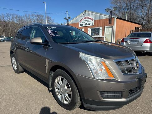 Used 2011 Cadillac SRX Luxury image 3