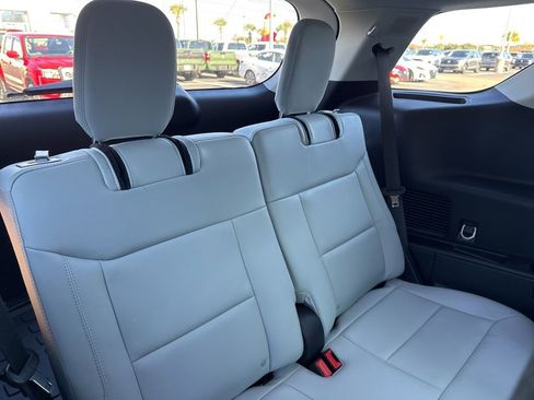 Used 2025 Ford Explorer Platinum w/ Ultimate Package image 26