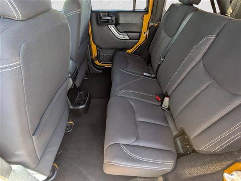 Used 2014 Jeep Wrangler Unlimited Sahara w/ Connectivity Group AWD/4WD image 17