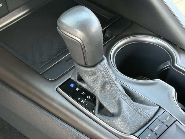 Used 2024 Toyota Camry SE FWD image 30