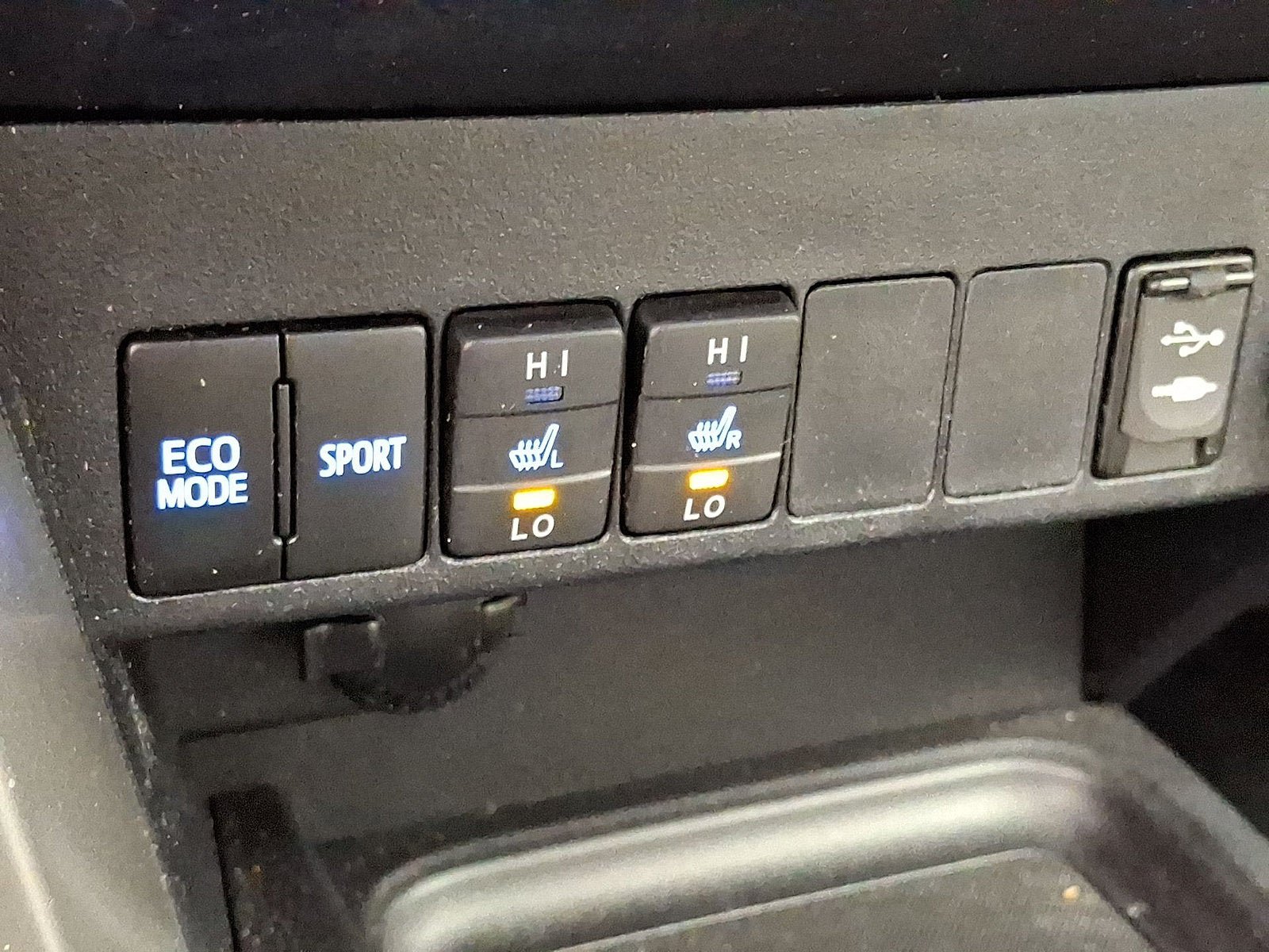 Certified 2016 Toyota RAV4 Limited AWD/4WD image 11