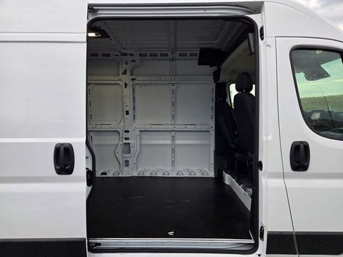 New 2026 RAM ProMaster 2500 w/ Convenience Group FWD image 22