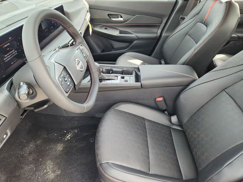 New 2026 Nissan Sentra SR FWD image 10
