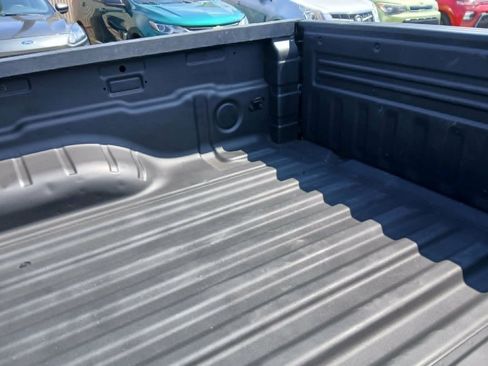 Used 2022 Nissan Frontier SV RWD image 16