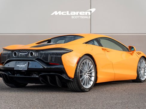 New 2026 McLaren Artura image 7