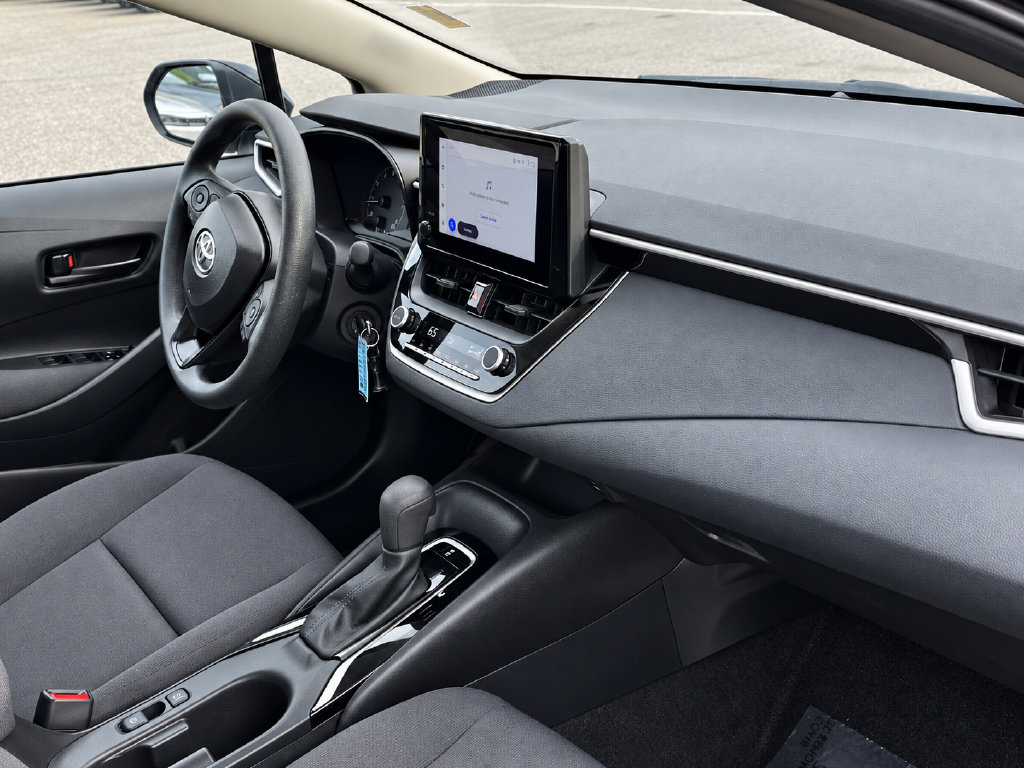 Used 2025 Toyota Corolla LE FWD image 10