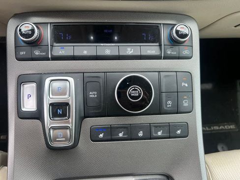 Used 2020 Hyundai Palisade Limited FWD image 12