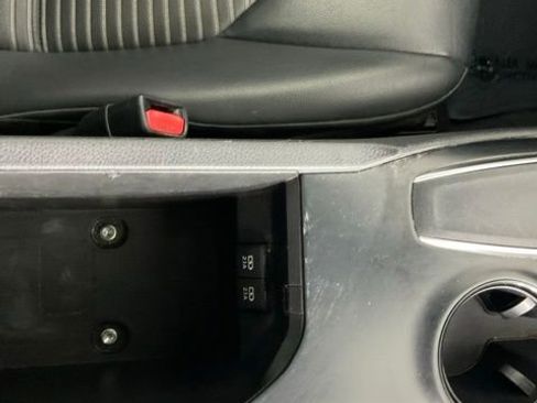 Used 2020 Toyota Camry SE w/ Carpet Mat Package FWD image 16