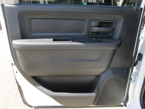 Used 2017 RAM 2500 Tradesman w/ Chrome Appearance Group image 54