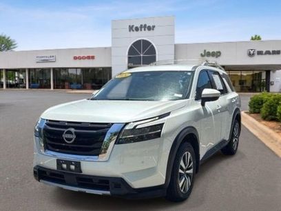 Used 2024 Nissan Pathfinder SL