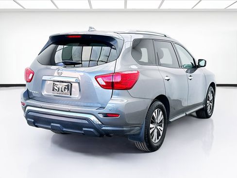 Used 2020 Nissan Pathfinder S image 4