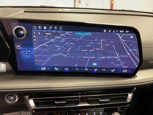 New 2026 Chevrolet Traverse LT w/ Sun and Wheel Package image 24