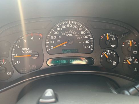 Used 2004 GMC Sierra 2500 SLT AWD/4WD image 22