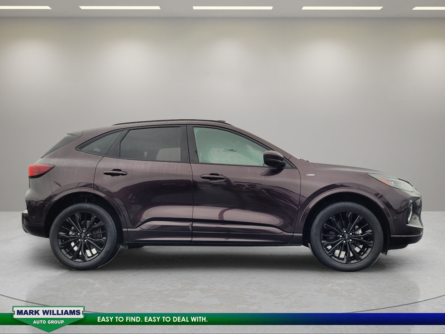 Certified 2023 Ford Escape ST-Line Elite w/ Premium Technology Package AWD/4WD image 2