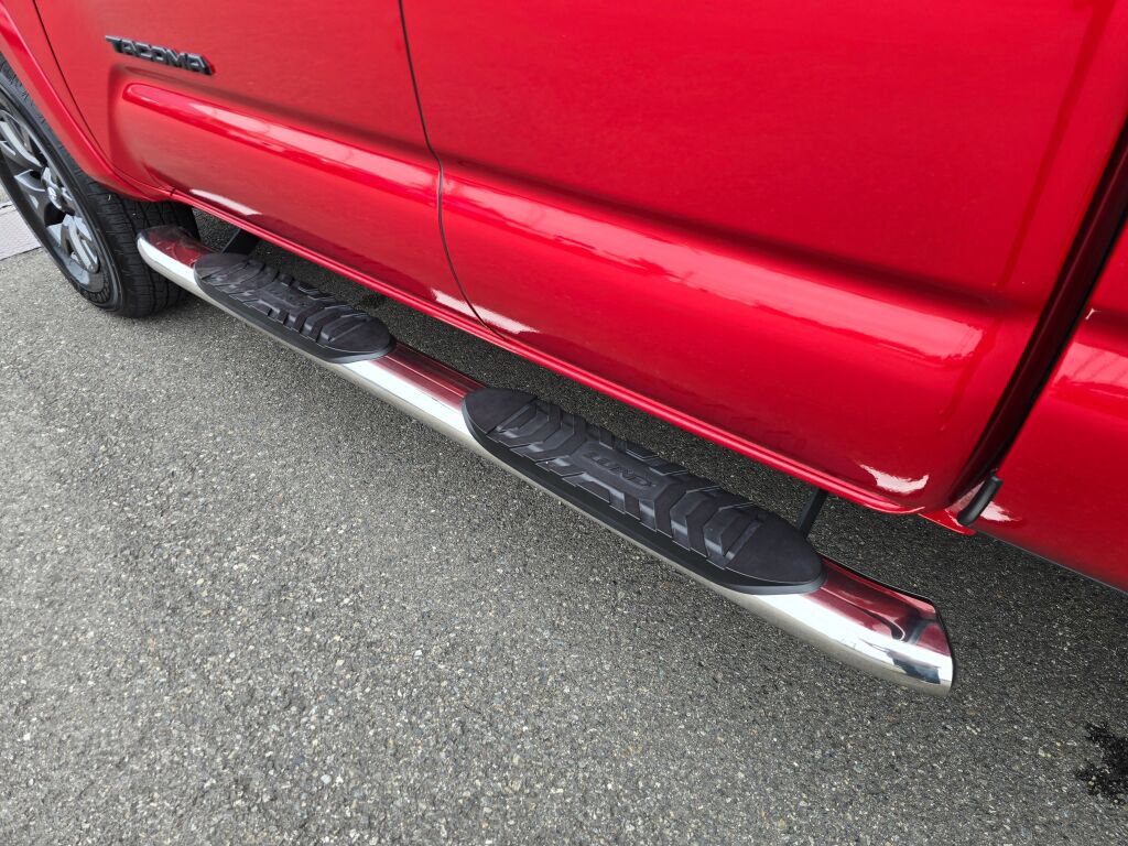 Used 2021 Toyota Tacoma SR5 AWD/4WD image 11