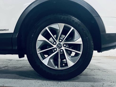 Used 2017 Toyota RAV4 XLE AWD/4WD image 16