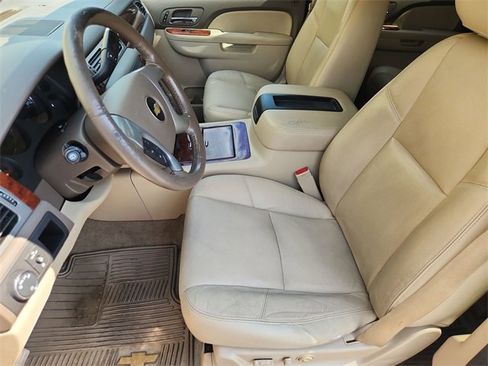 Certified 2013 Chevrolet Suburban LTZ image 19