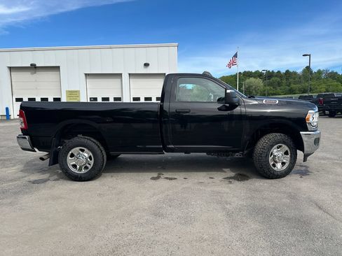 Used 2024 RAM 3500 Tradesman w/ Chrome Appearance Group AWD/4WD image 6