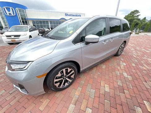 Certified 2025 Honda Odyssey EX-L image 28