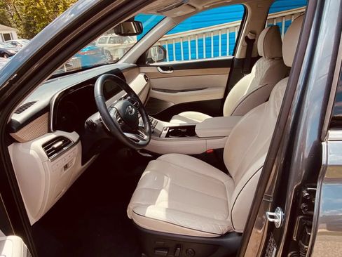Used 2022 Hyundai Palisade Limited w/ Winter Package AWD/4WD image 6