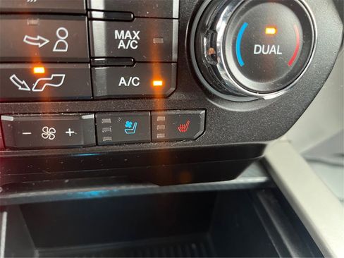 Used 2019 Ford F150 Lariat image 41