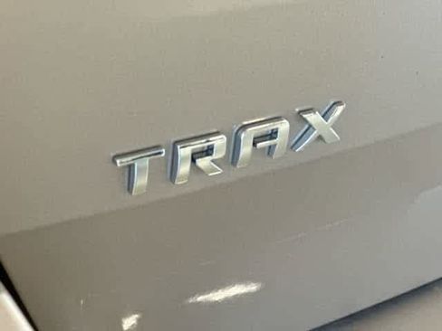 Used 2018 Chevrolet Trax LS FWD image 17