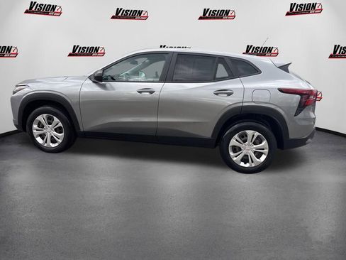 Used 2024 Chevrolet Trax LS FWD image 8