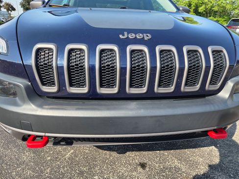 Used 2016 Jeep Cherokee Trailhawk w/ Comfort/Convenience Group AWD/4WD image 7