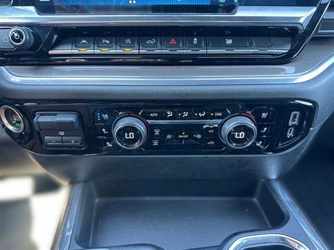 Used 2022 Chevrolet Silverado 1500 High Country w/ High Country Premium Package image 17