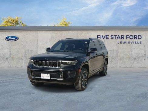 Used 2021 Jeep Grand Cherokee L Overland w/ Luxury Tech Group IV AWD/4WD image 3